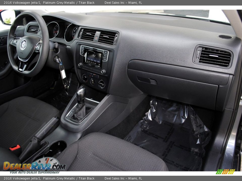 2016 Volkswagen Jetta S Platinum Grey Metallic / Titan Black Photo #18
