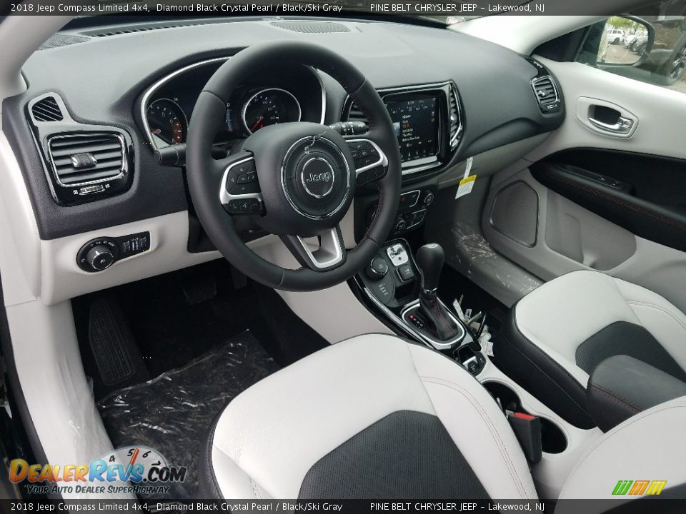 2018 Jeep Compass Limited 4x4 Diamond Black Crystal Pearl / Black/Ski Gray Photo #7