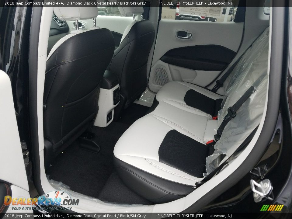 2018 Jeep Compass Limited 4x4 Diamond Black Crystal Pearl / Black/Ski Gray Photo #8