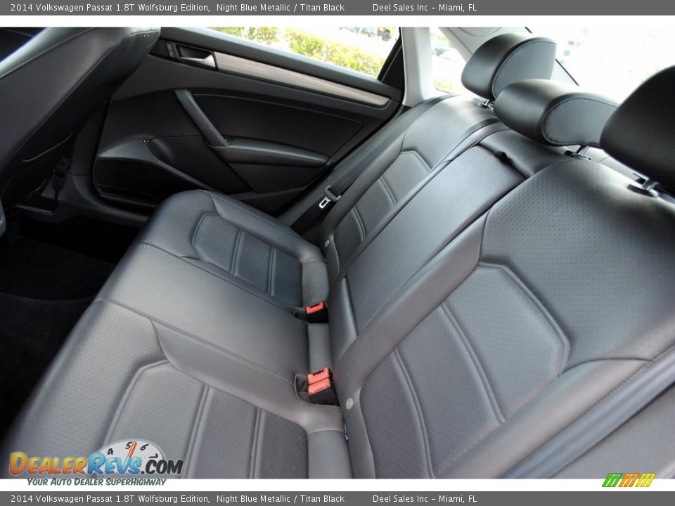 2014 Volkswagen Passat 1.8T Wolfsburg Edition Night Blue Metallic / Titan Black Photo #12