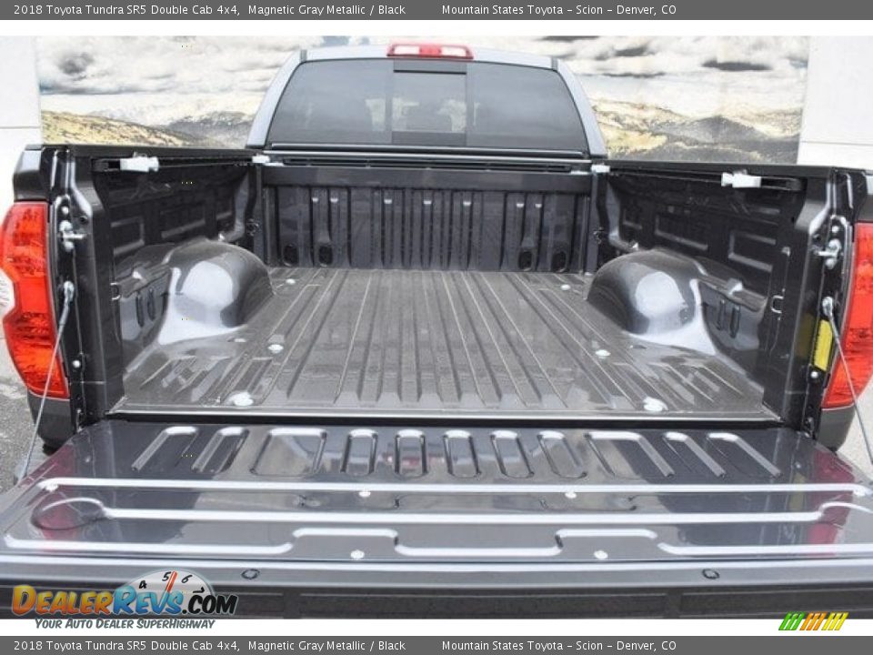 2018 Toyota Tundra SR5 Double Cab 4x4 Magnetic Gray Metallic / Black Photo #31