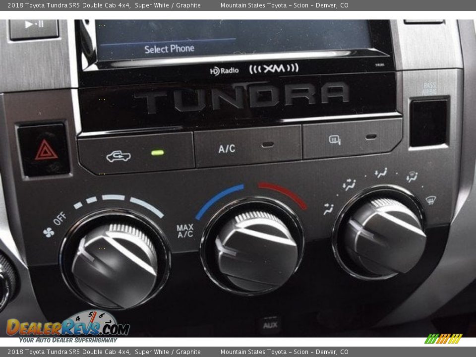 2018 Toyota Tundra SR5 Double Cab 4x4 Super White / Graphite Photo #30