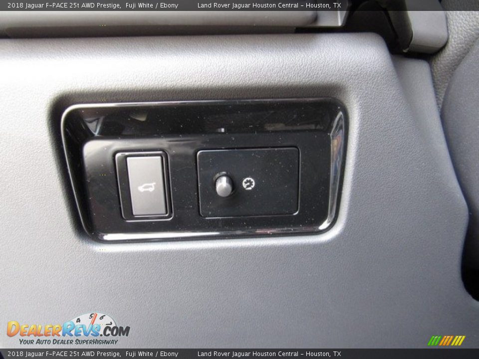 2018 Jaguar F-PACE 25t AWD Prestige Fuji White / Ebony Photo #28