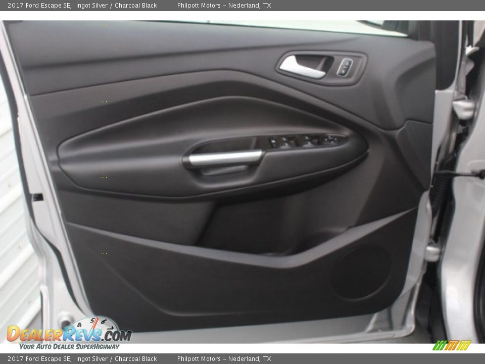 2017 Ford Escape SE Ingot Silver / Charcoal Black Photo #13