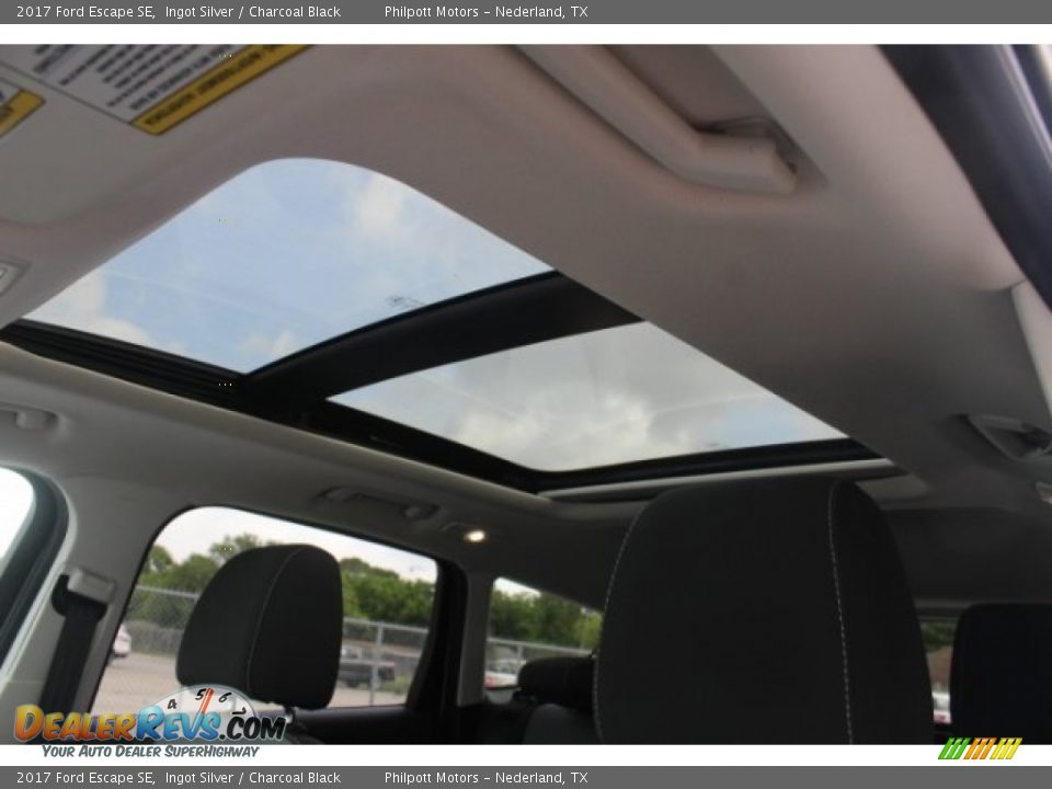 2017 Ford Escape SE Ingot Silver / Charcoal Black Photo #16