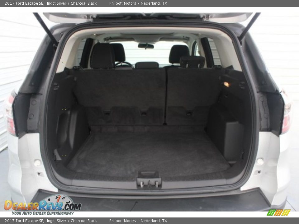 2017 Ford Escape SE Ingot Silver / Charcoal Black Photo #30