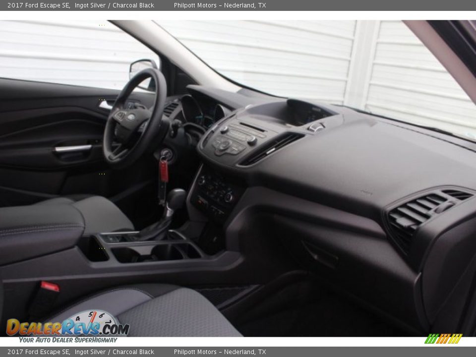 2017 Ford Escape SE Ingot Silver / Charcoal Black Photo #34