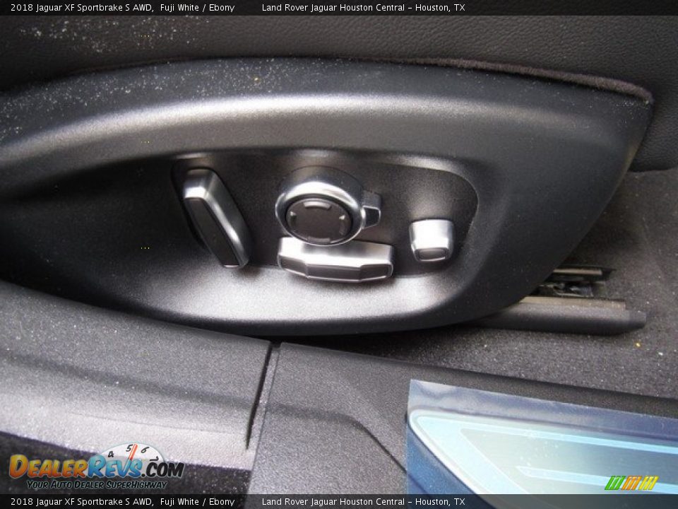 Controls of 2018 Jaguar XF Sportbrake S AWD Photo #20
