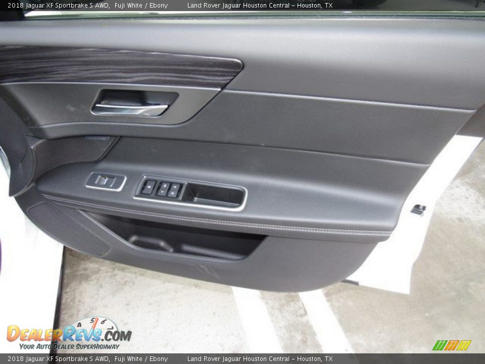 Door Panel of 2018 Jaguar XF Sportbrake S AWD Photo #21