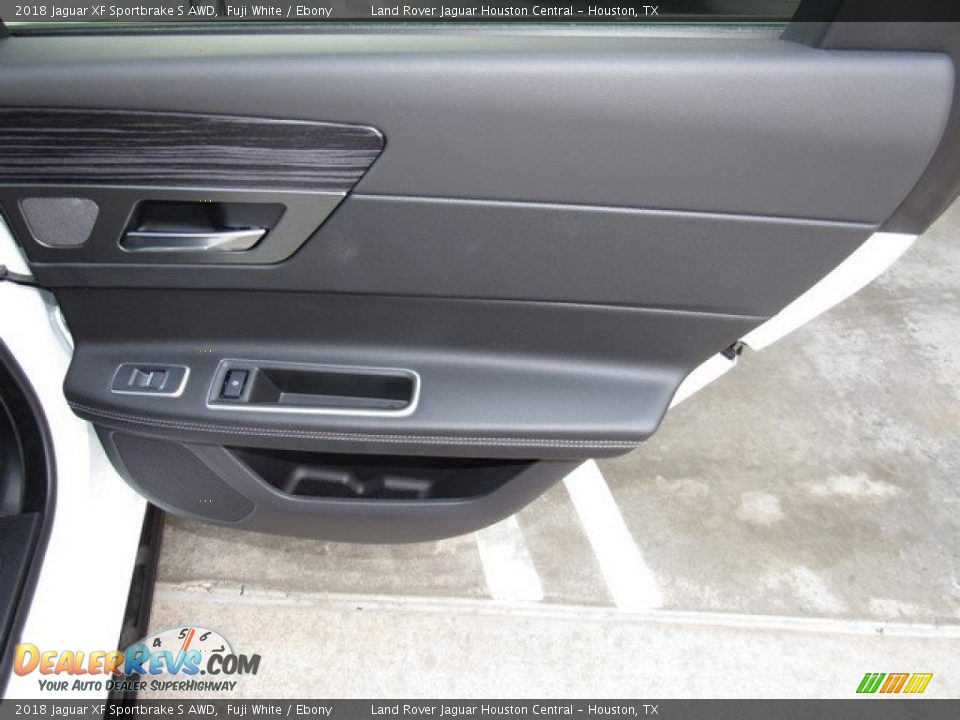 Door Panel of 2018 Jaguar XF Sportbrake S AWD Photo #22