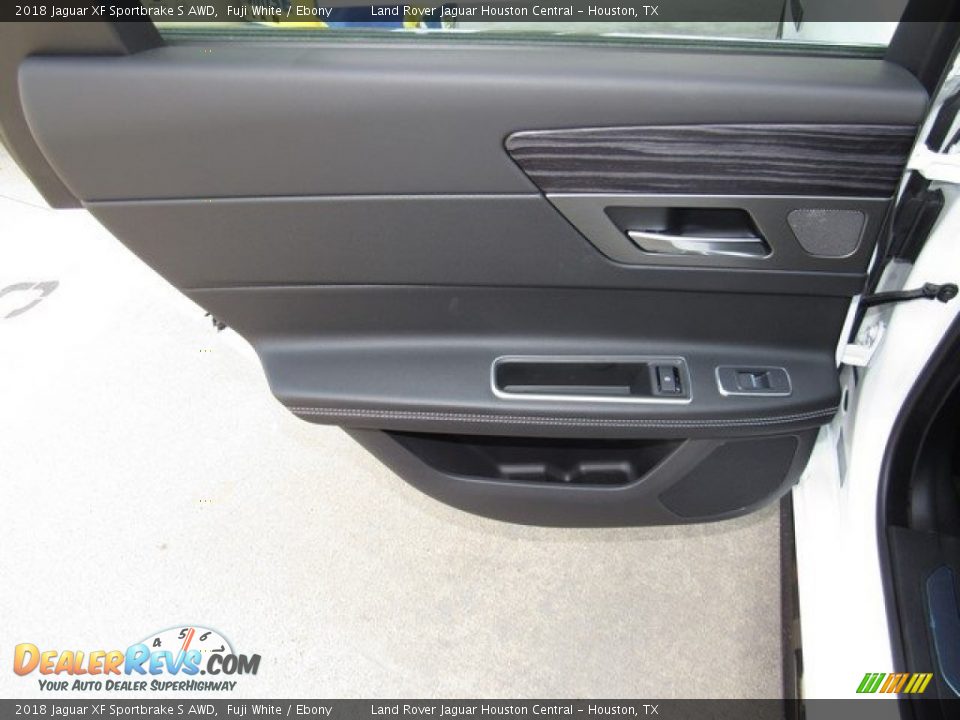 Door Panel of 2018 Jaguar XF Sportbrake S AWD Photo #23
