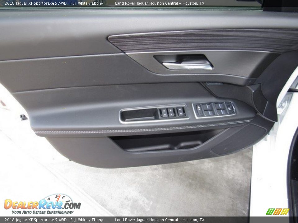 Door Panel of 2018 Jaguar XF Sportbrake S AWD Photo #24