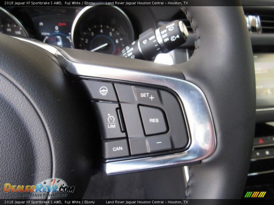 Controls of 2018 Jaguar XF Sportbrake S AWD Photo #29