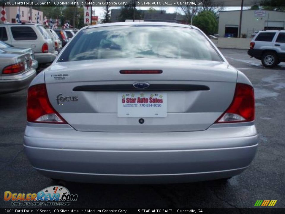 2001 Ford Focus LX Sedan CD Silver Metallic / Medium Graphite Grey Photo #10