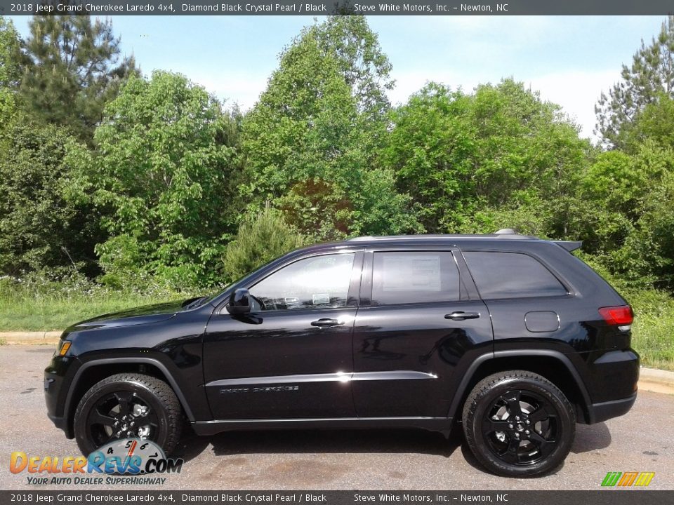 2018 Jeep Grand Cherokee Laredo 4x4 Diamond Black Crystal Pearl / Black Photo #1