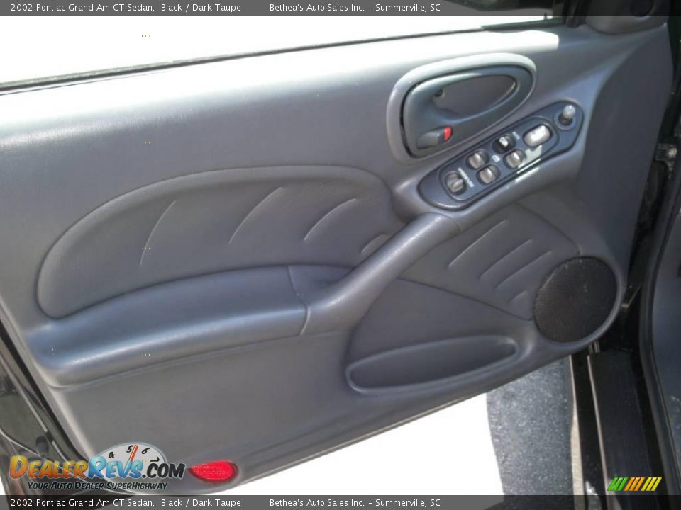 2002 Pontiac Grand Am GT Sedan Black / Dark Taupe Photo #5