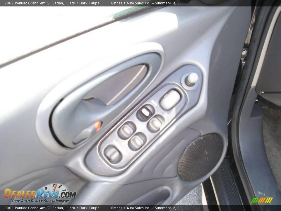 2002 Pontiac Grand Am GT Sedan Black / Dark Taupe Photo #6