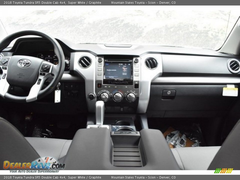 2018 Toyota Tundra SR5 Double Cab 4x4 Super White / Graphite Photo #8