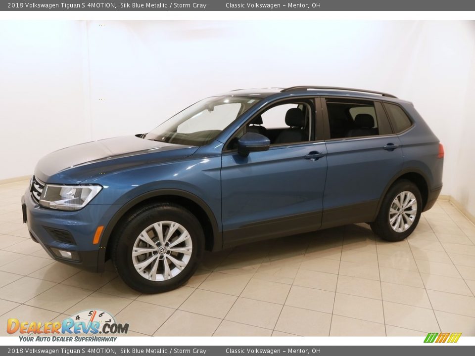 Front 3/4 View of 2018 Volkswagen Tiguan S 4MOTION Photo #3