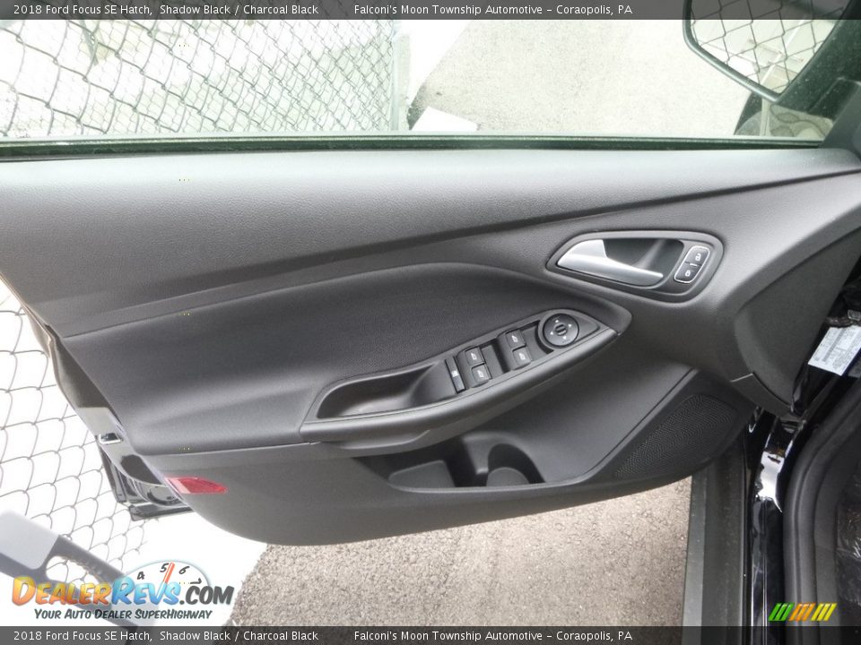 2018 Ford Focus SE Hatch Shadow Black / Charcoal Black Photo #11