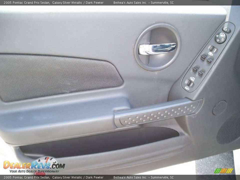 2005 Pontiac Grand Prix Sedan Galaxy Silver Metallic / Dark Pewter Photo #5