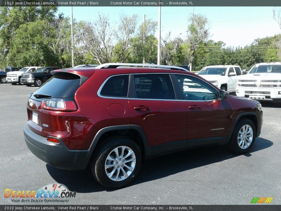 2019 Jeep Cherokee Latitude Velvet Red Pearl / Black Photo #5