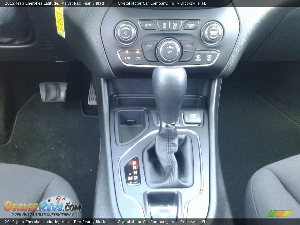 2019 Jeep Cherokee Latitude Velvet Red Pearl / Black Photo #16