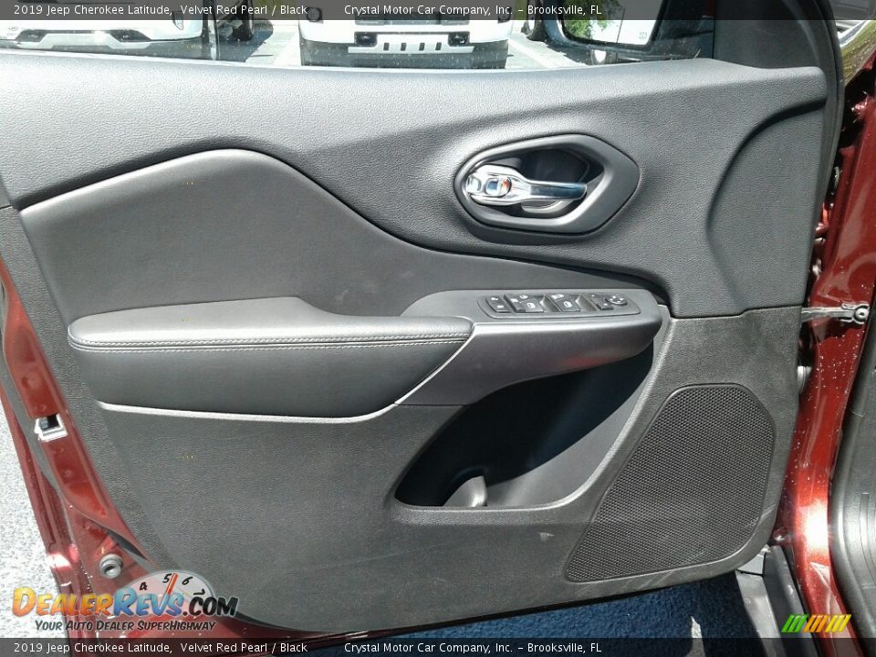 2019 Jeep Cherokee Latitude Velvet Red Pearl / Black Photo #17