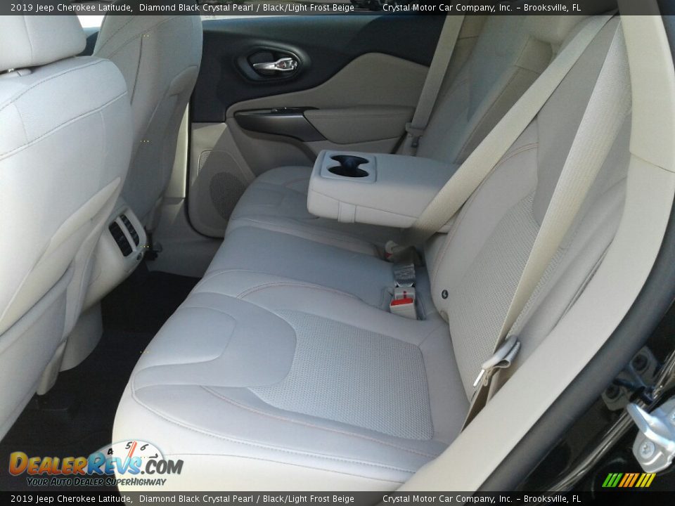 2019 Jeep Cherokee Latitude Diamond Black Crystal Pearl / Black/Light Frost Beige Photo #10