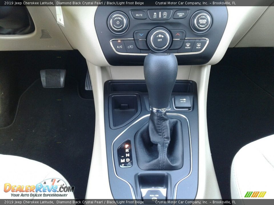 2019 Jeep Cherokee Latitude Diamond Black Crystal Pearl / Black/Light Frost Beige Photo #15