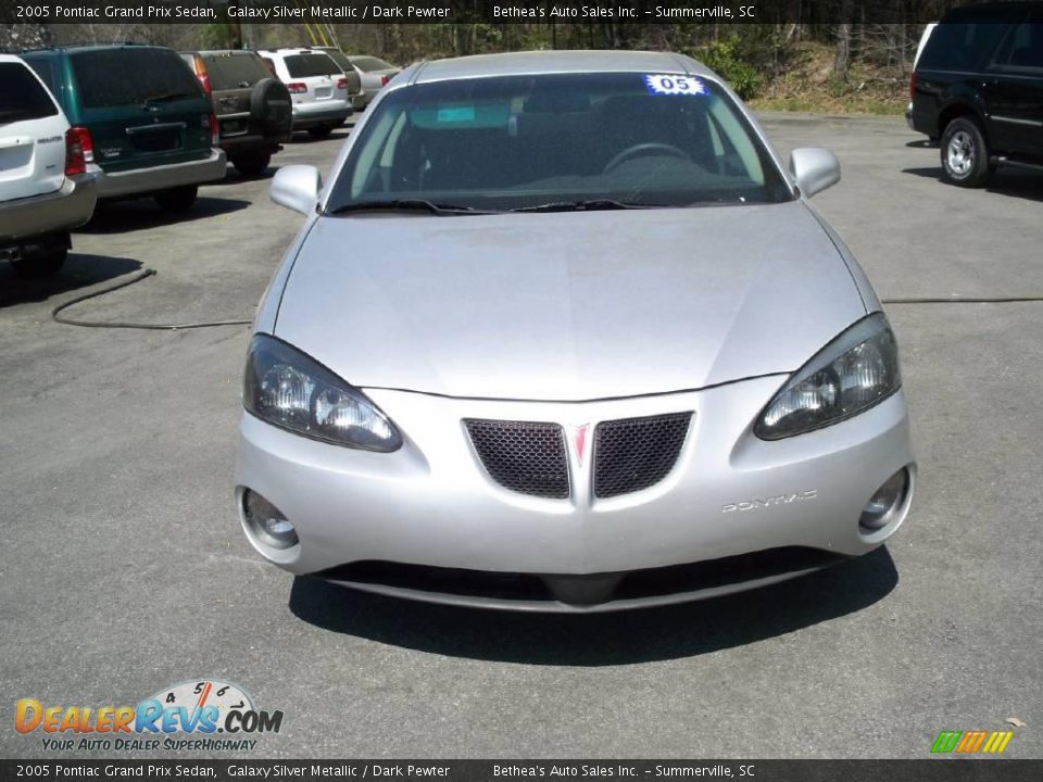 2005 Pontiac Grand Prix Sedan Galaxy Silver Metallic / Dark Pewter Photo #12