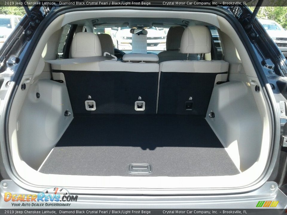 2019 Jeep Cherokee Latitude Diamond Black Crystal Pearl / Black/Light Frost Beige Photo #19