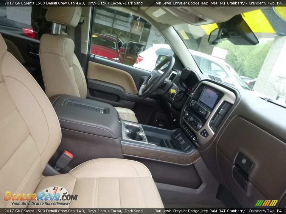 2017 GMC Sierra 1500 Denali Crew Cab 4WD Onyx Black / Cocoa/­Dark Sand Photo #10