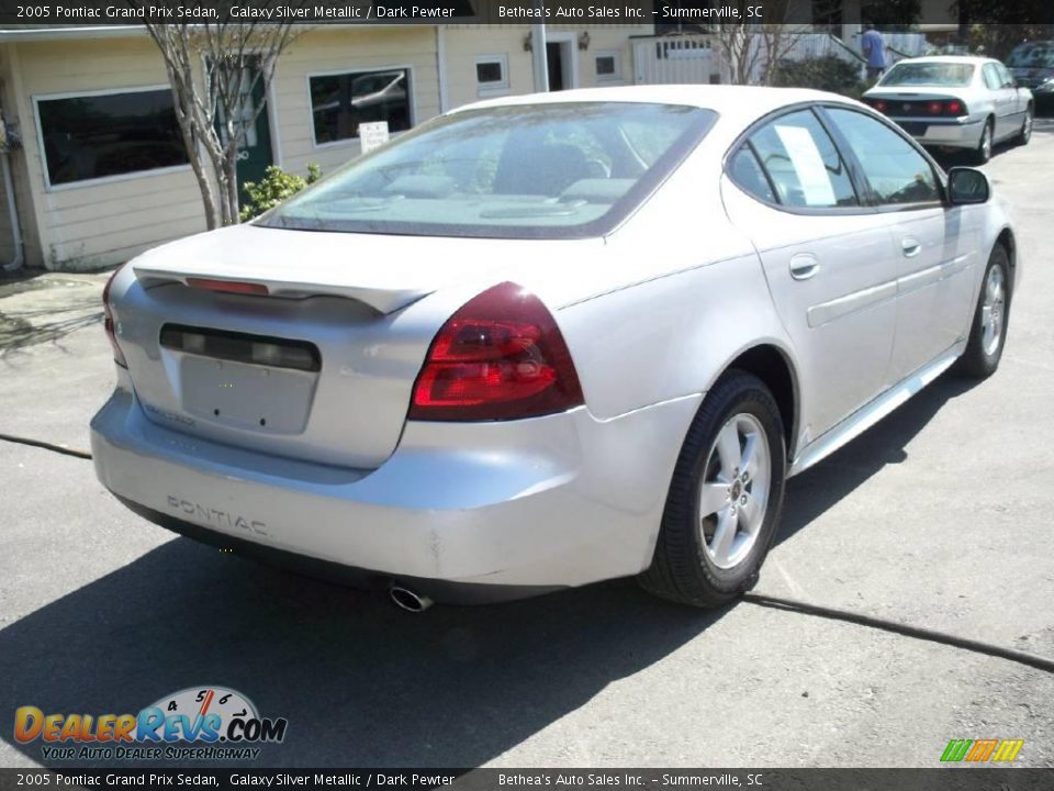 2005 Pontiac Grand Prix Sedan Galaxy Silver Metallic / Dark Pewter Photo #14
