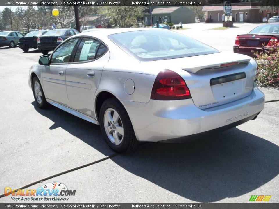 2005 Pontiac Grand Prix Sedan Galaxy Silver Metallic / Dark Pewter Photo #16