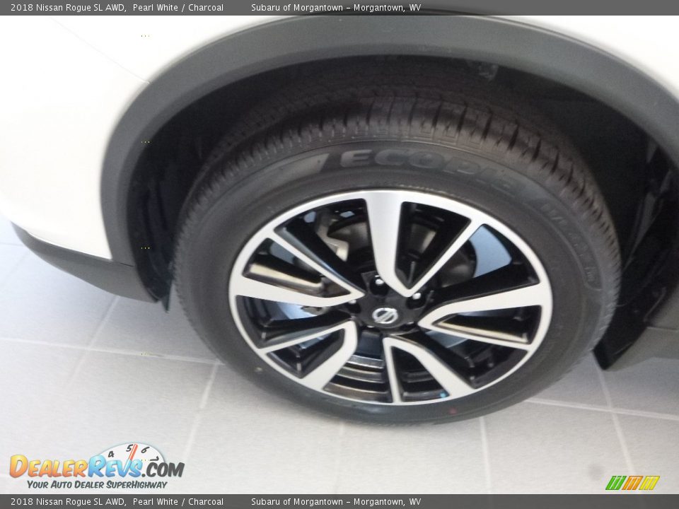 2018 Nissan Rogue SL AWD Pearl White / Charcoal Photo #2