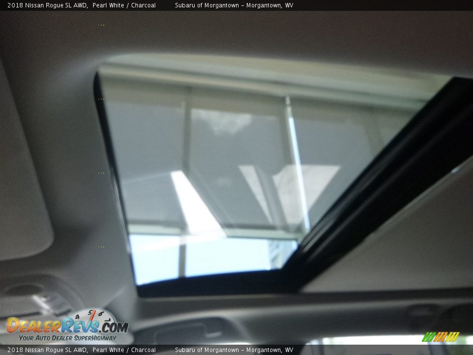 2018 Nissan Rogue SL AWD Pearl White / Charcoal Photo #18