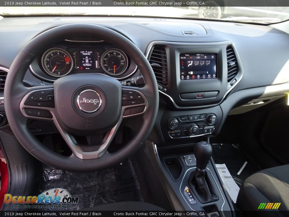 2019 Jeep Cherokee Latitude Velvet Red Pearl / Black Photo #7