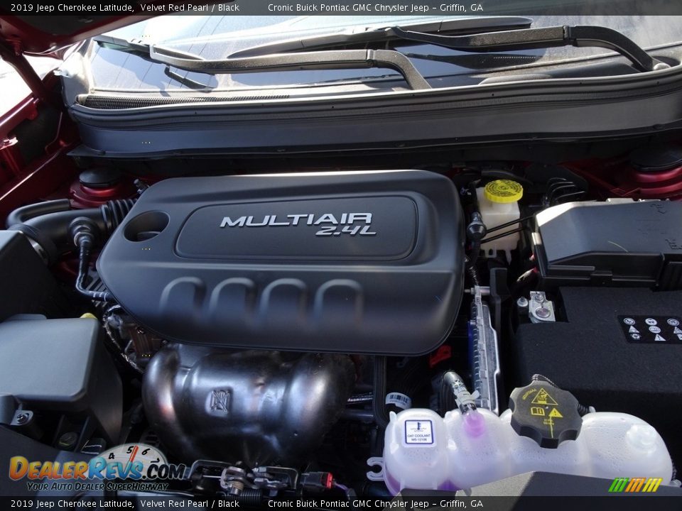 2019 Jeep Cherokee Latitude Velvet Red Pearl / Black Photo #9