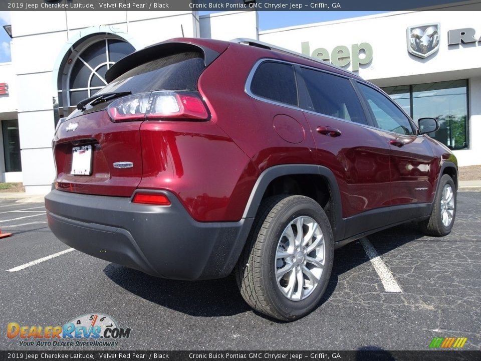 2019 Jeep Cherokee Latitude Velvet Red Pearl / Black Photo #11