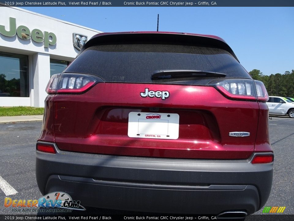2019 Jeep Cherokee Latitude Plus Velvet Red Pearl / Black Photo #13
