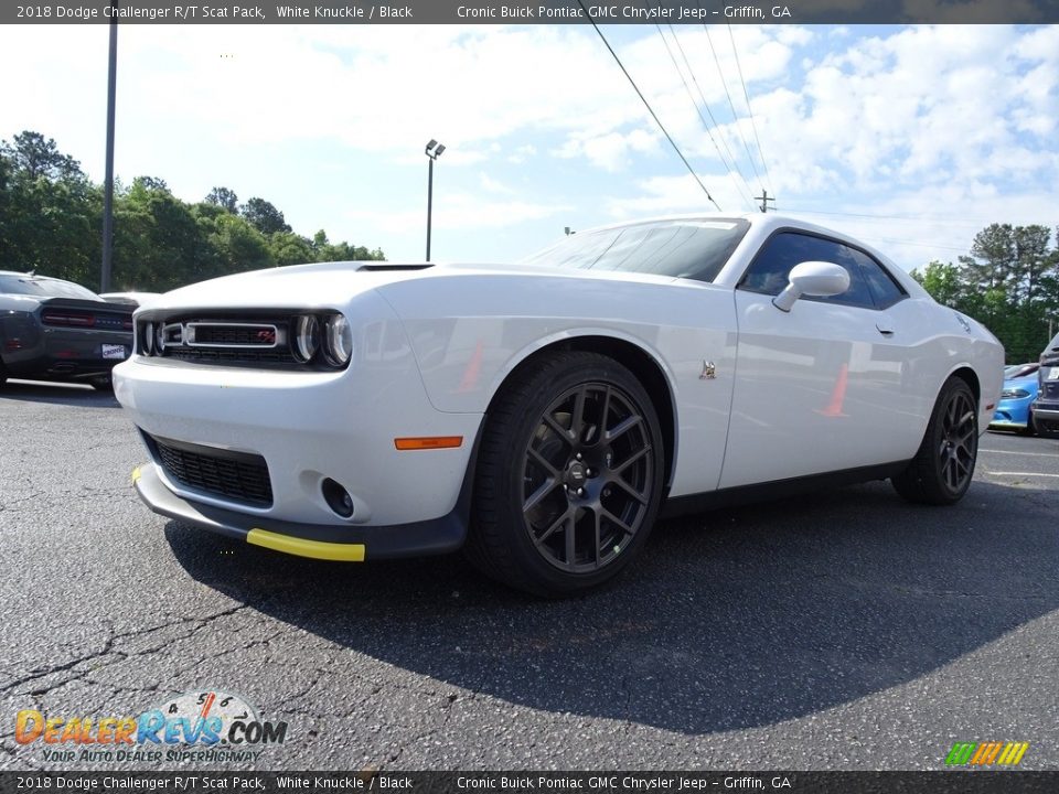 Front 3/4 View of 2018 Dodge Challenger R/T Scat Pack Photo #3