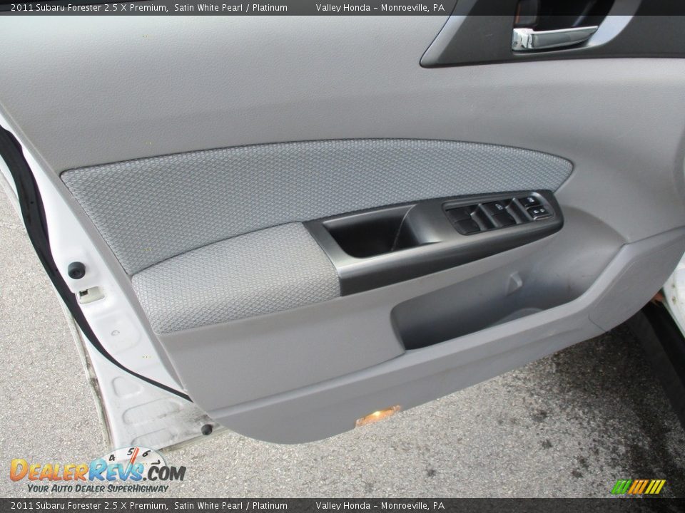 2011 Subaru Forester 2.5 X Premium Satin White Pearl / Platinum Photo #10