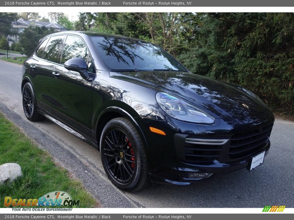 Front 3/4 View of 2018 Porsche Cayenne GTS Photo #8