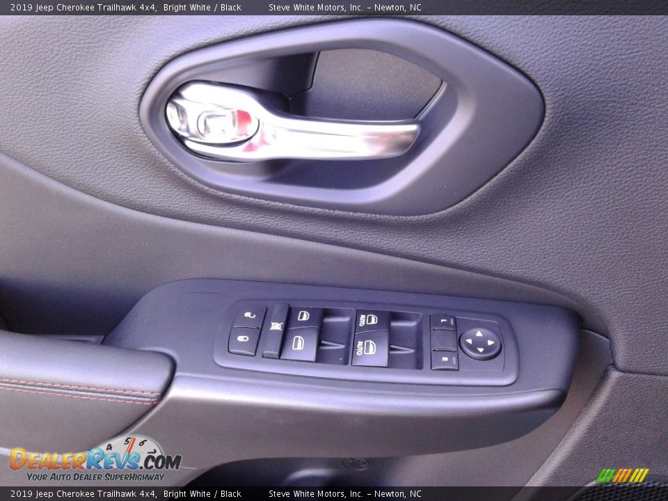 2019 Jeep Cherokee Trailhawk 4x4 Bright White / Black Photo #9