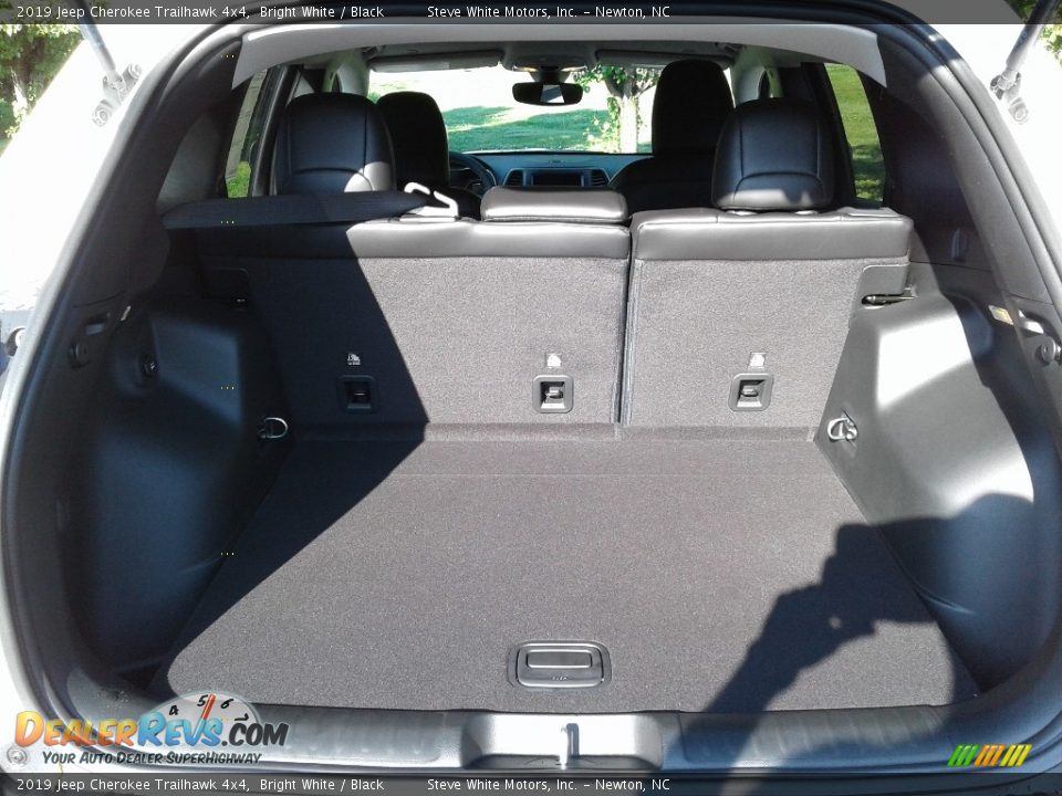 2019 Jeep Cherokee Trailhawk 4x4 Bright White / Black Photo #12
