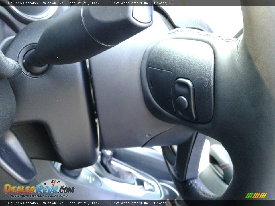 2019 Jeep Cherokee Trailhawk 4x4 Bright White / Black Photo #15