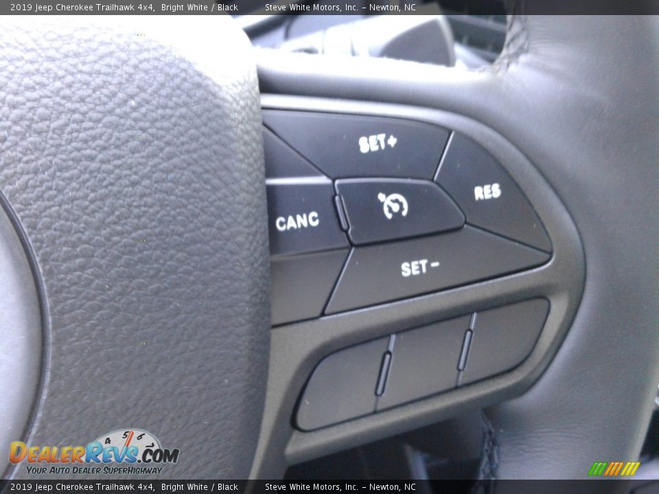 2019 Jeep Cherokee Trailhawk 4x4 Bright White / Black Photo #17