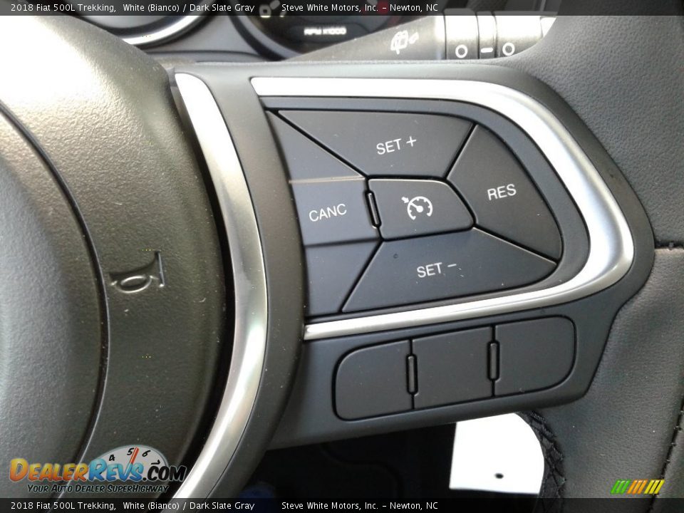 2018 Fiat 500L Trekking White (Bianco) / Dark Slate Gray Photo #18