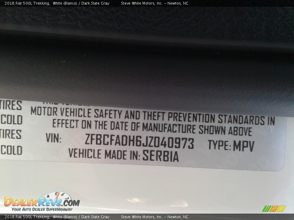 2018 Fiat 500L Trekking White (Bianco) / Dark Slate Gray Photo #30